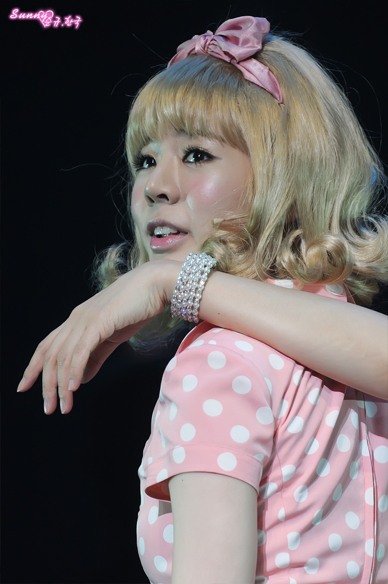 [OTHER][12-06-2012]Selca mới nhất của Sunny và Park Kwang Hyun tại hậu trường "Catch Me If You Can"  - Page 5 174A75384F7DBA9719522D