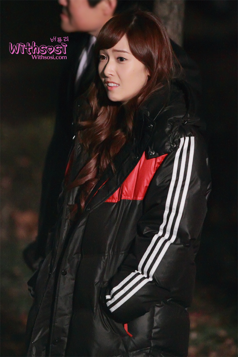 [OTHER][20-01-2012]Jessica tại trường quay của bộ phim "Wild Romance" - Page 11 20143A4B4F2A5761194362