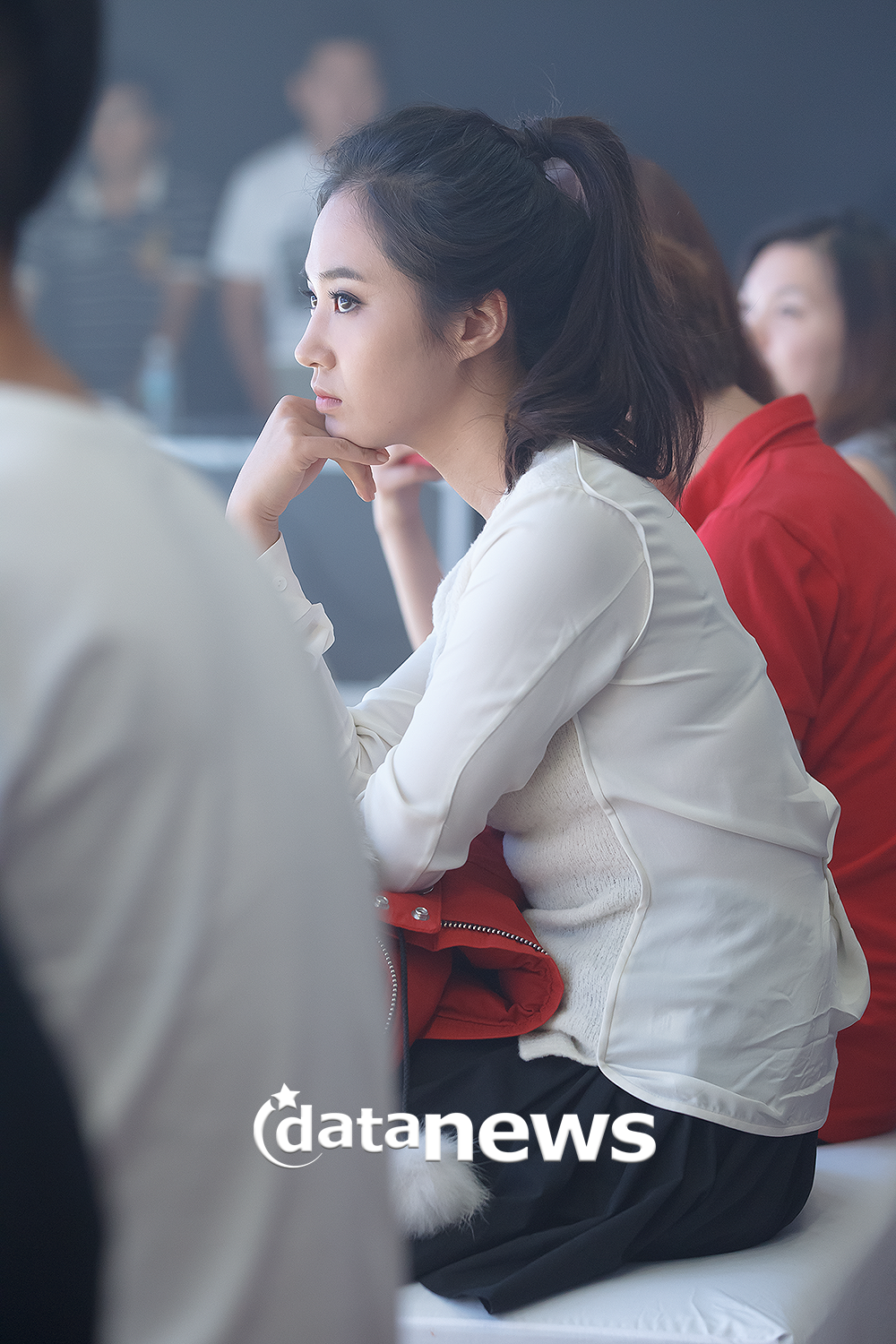 [PIC][30-08-2013]Yuri xuất hiện tại sự kiện khai trương cửa hàng "MOOSE KNUCKLES" vào chiều nay 212FBB5052213D51196921