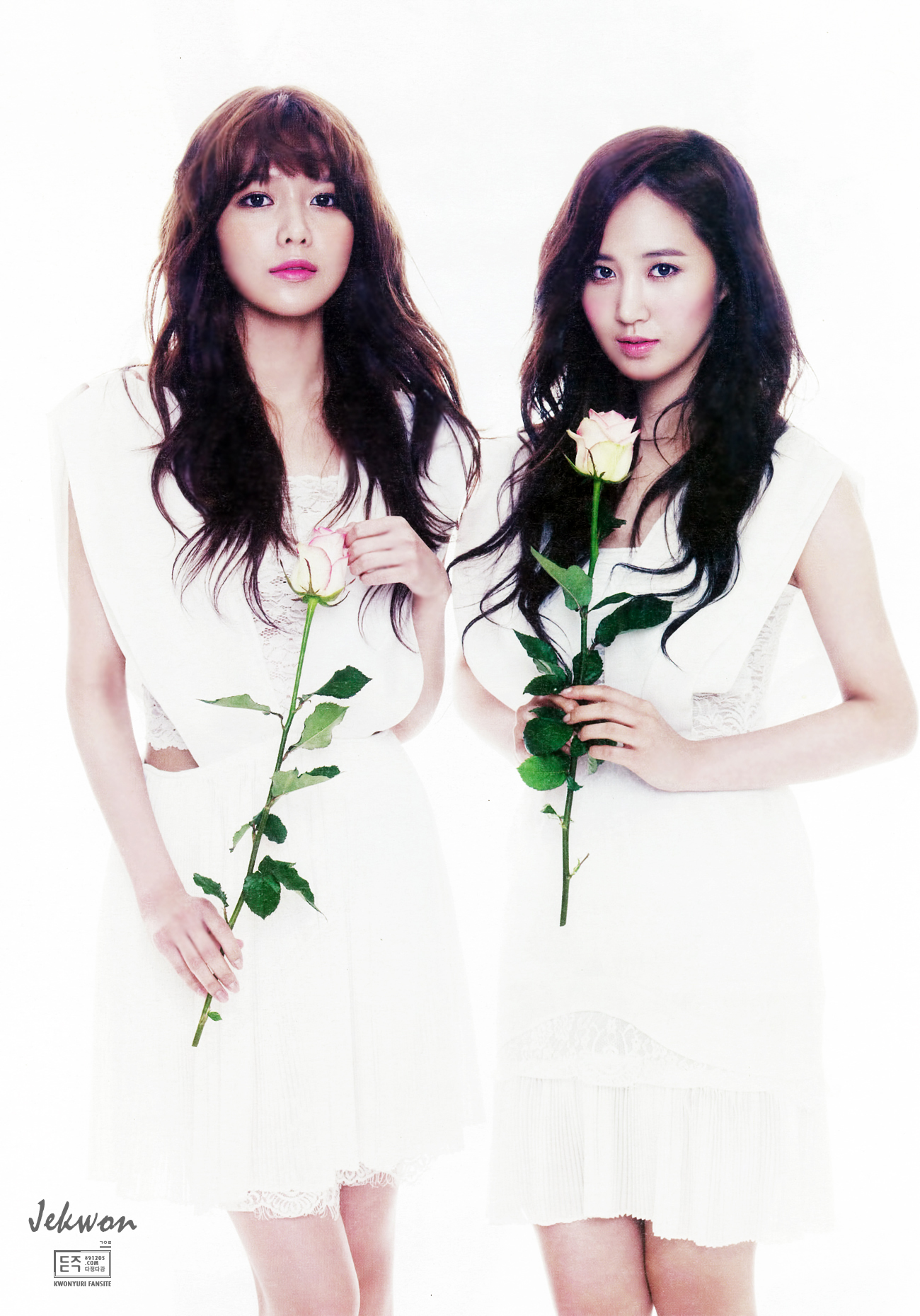 [PIC][01-04-2013]SooYoung và Yuri xuất hiện trên số đầu tiên của tạp chí "THE STAR" 21525C3E515B2B2B1D5ACD