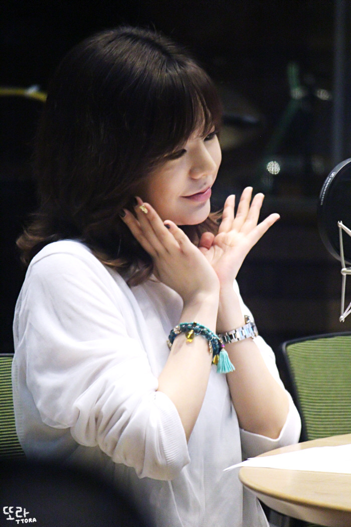 [OTHER][06-05-2014]Hình ảnh mới nhất từ DJ Sunny tại Radio MBC FM4U - "FM Date" - Page 15 216A39485400089D2C4220
