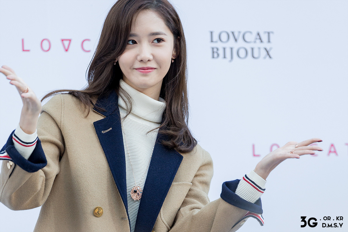 [PIC][24-10-2015]YoonA tham dự buổi fansign cho thương hiệu "LOVCAT" vào chiều nay - Page 5 22212A445638401009357B