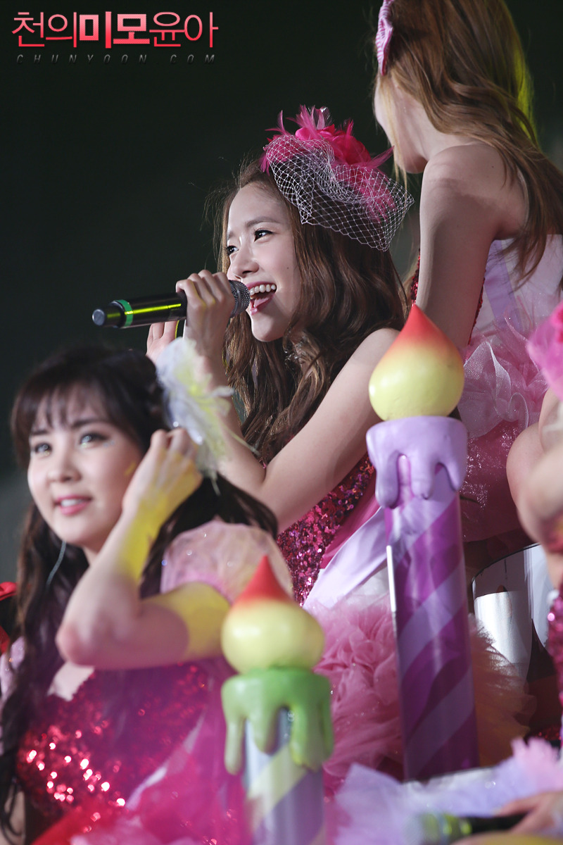 [PIC][08/09-06-2013]Hình ảnh mới nhất từ "2013 Girls' Generation's World Tour – Girls & Peace" tại Seoul, Hàn Quốc trong 2 ngày của SNSD + Selca từ hậu trường Concert của các thành viên và nhiều nghệ sĩ khác - Page 17 2301913B524851BD43E4C9