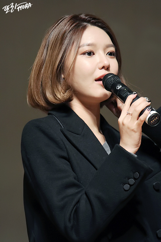[PIC][28-11-2015]SooYoung tham dự "Korean Retinitis Pigmentosa Society Concert" vào tối nay 24320C34567923BF16543A