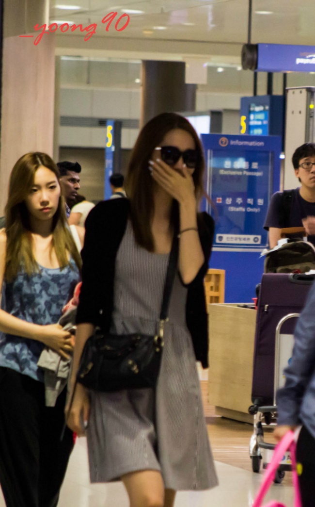 [PIC][18-08-2013]TaeYeon - Tiffany và YoonA trở về Hàn Quốc vào sáng nay 24327A455211999825E2E4