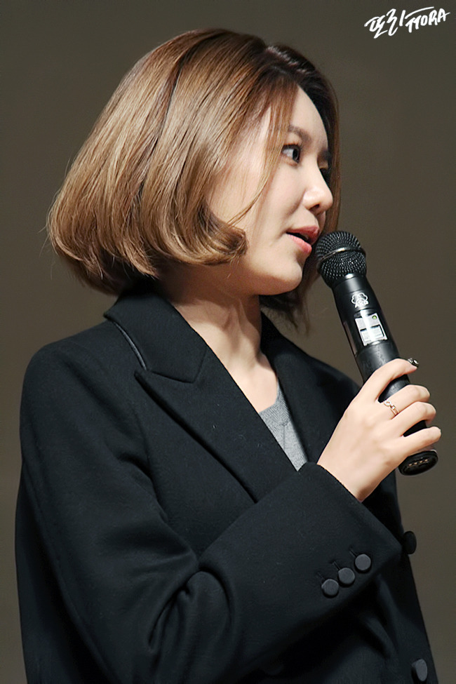 [PIC][28-11-2015]SooYoung tham dự "Korean Retinitis Pigmentosa Society Concert" vào tối nay 244D6A3B567923BB2780B5
