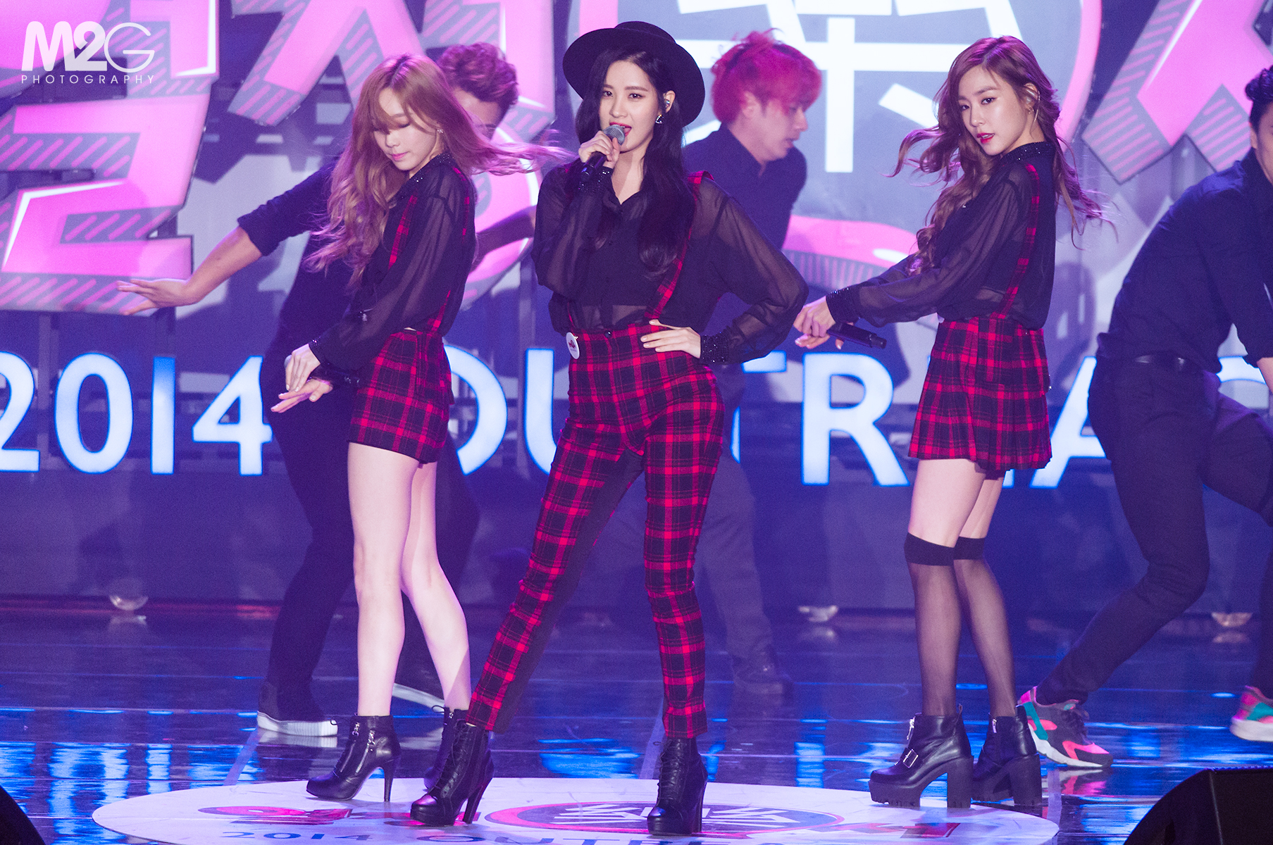 [PIC][11-11-2014]TaeTiSeo biểu diễn tại "Passion Concert 2014" ở Seoul Jamsil Gymnasium vào tối nay - Page 5 250E2C445471CC9119122D