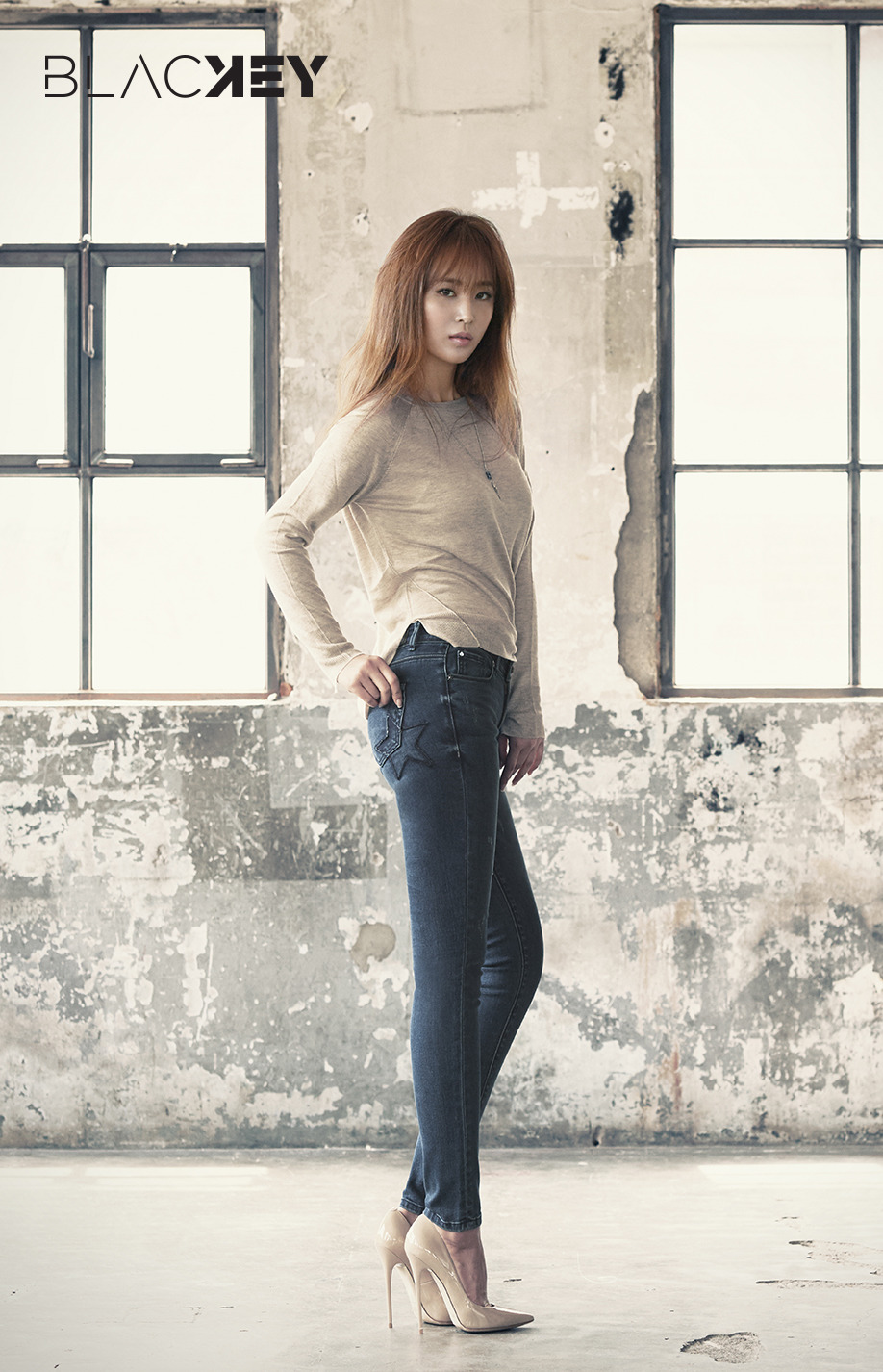 [OTHER][25-08-2016]Yuri trở thành người mẫu mới cho Dòng Jeans - "블라키/BLACKEY" 25757F435850E70226DC8A
