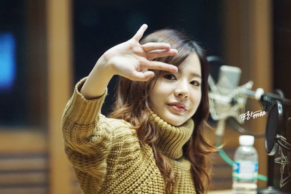 [OTHER][06-02-2015]Hình ảnh mới nhất từ DJ Sunny tại Radio MBC FM4U - "FM Date" - Page 30 2707C74E5649BCD30D454F