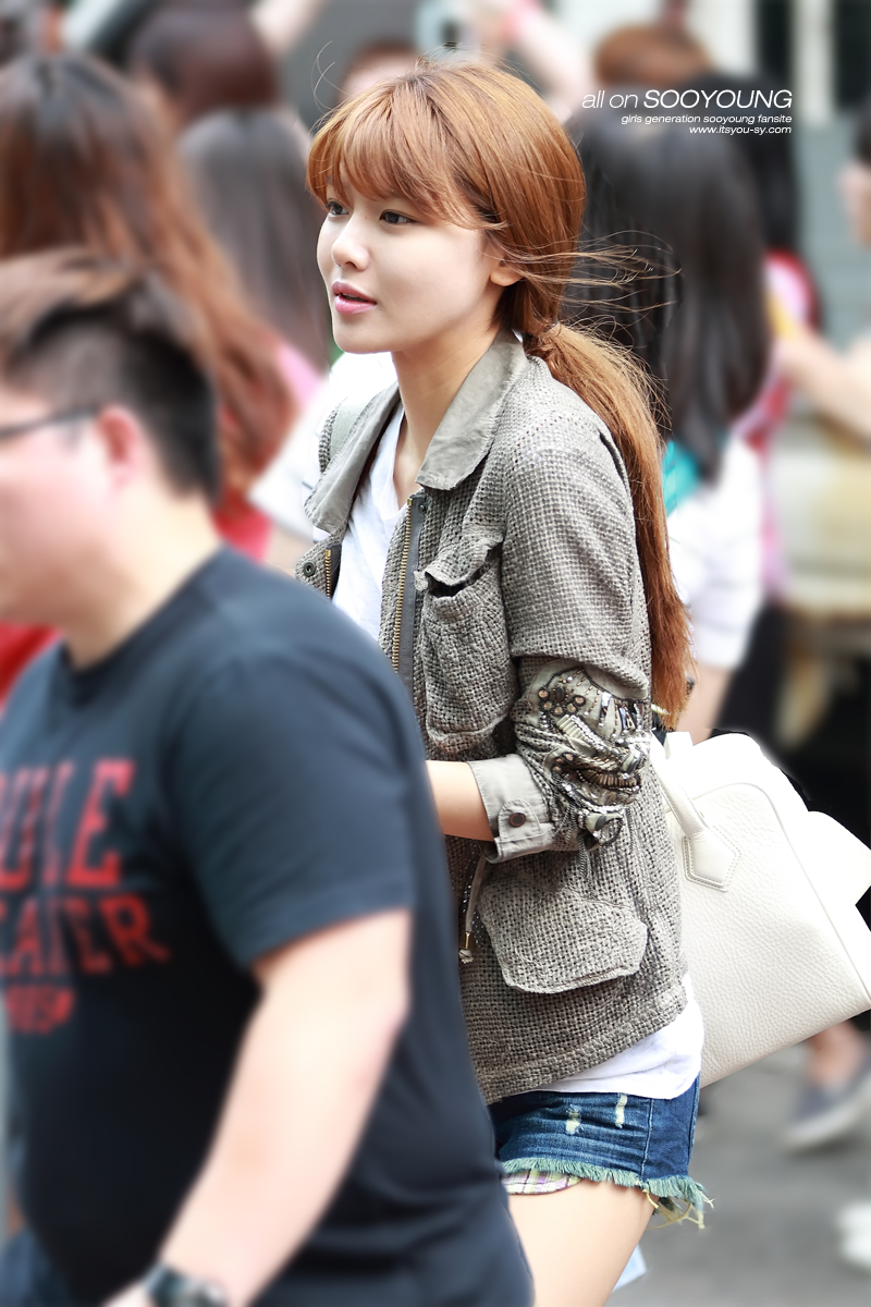 [PIC][05-07-2013]SNSD xuất hiện tại toà nhà KBS để tham gia "The First Half Year Special" vào sáng nay 0269F65051D63AA925D1EE