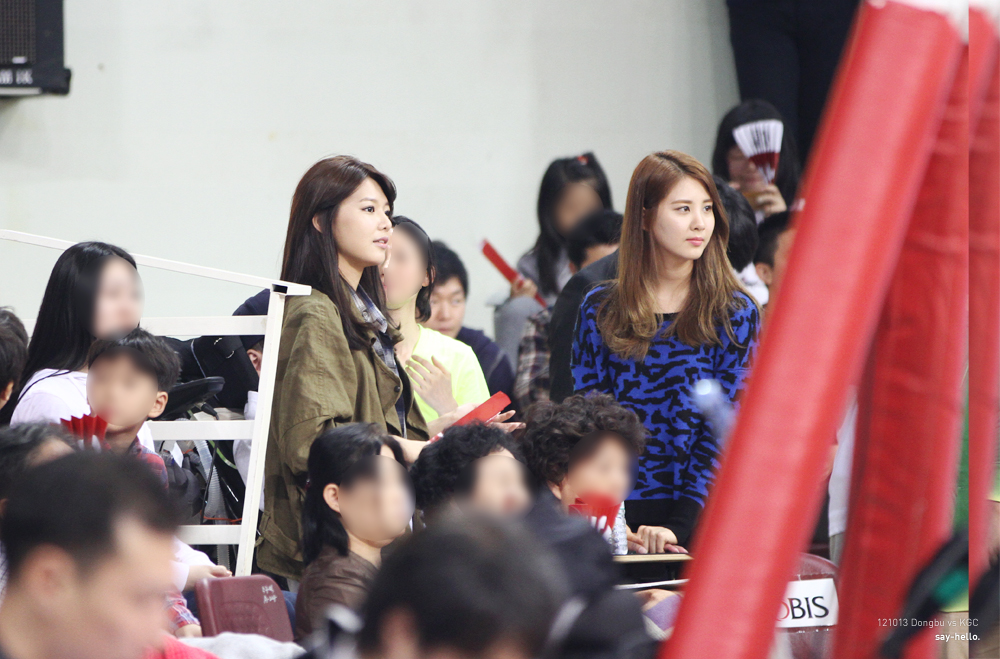 [PIC][13-10-2012]SeoHyun và SooYoung xuất hiện tại trận đấu bóng rổ cùng Park Seungil tại SVĐ Anyang vào chiều nay 13405A43507986601B18D5