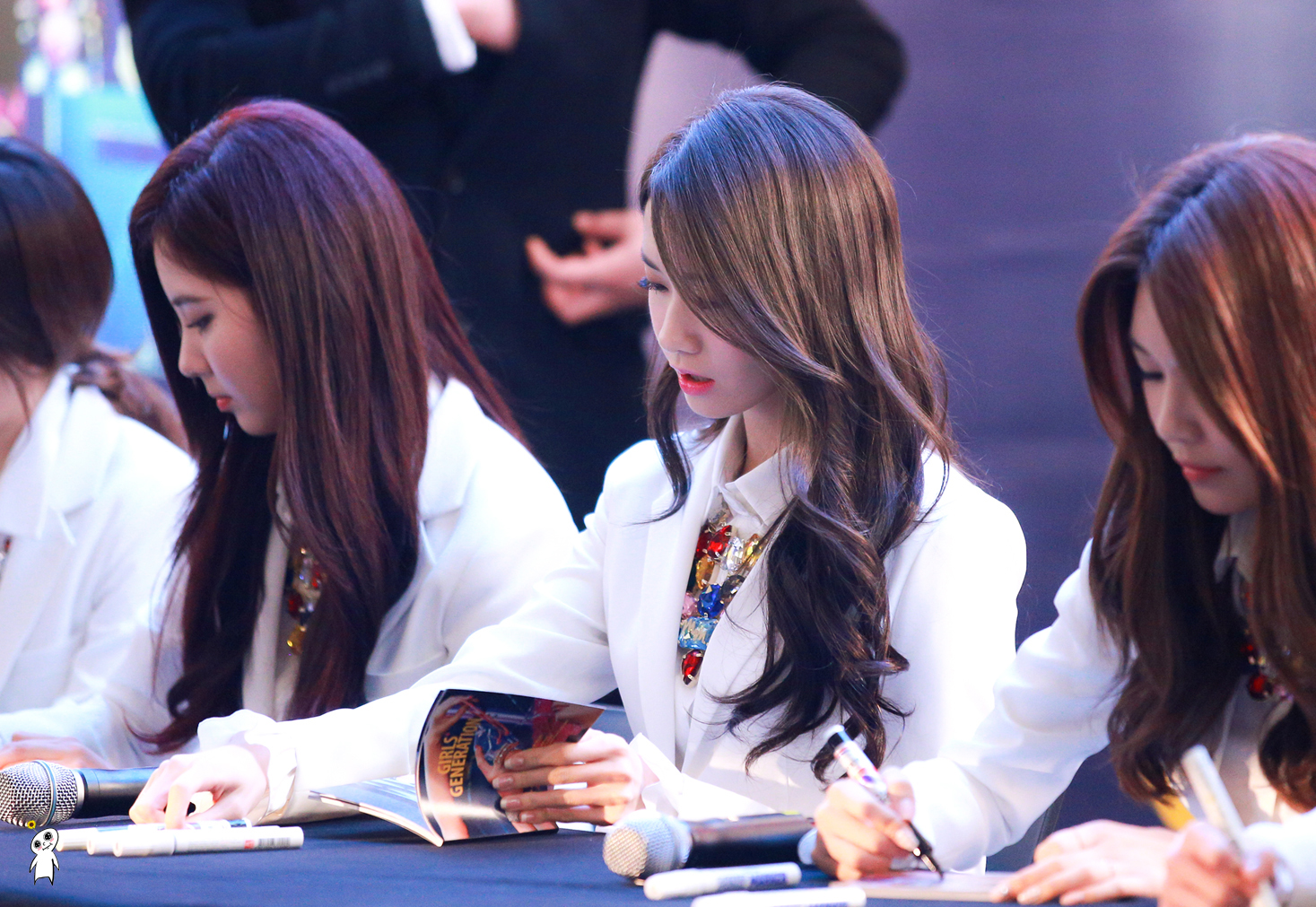 [PIC][14-03-2014]SNSD xuất hiện tại buổi fansign cho "Mr.Mr." vào tối nay  - Page 3 242381355323E7FA26F480