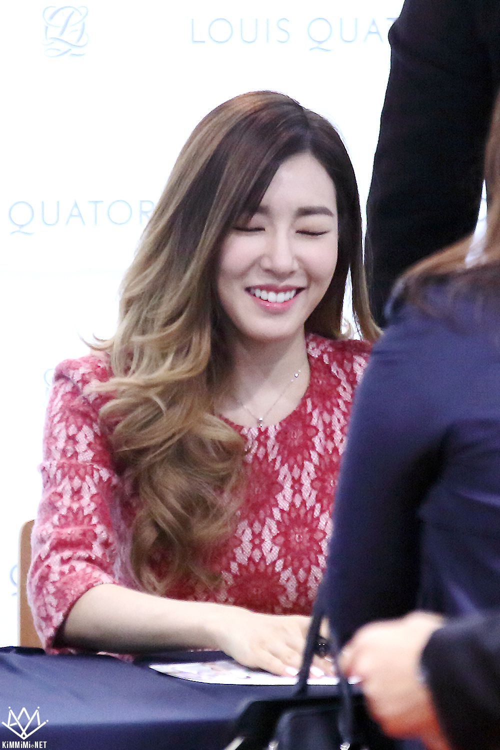 [PIC][27-11-2015]TaeTiSeo tham dự buổi Fansign cho thương hiệu "Louis Quartoze" tại Lotte Department Store Busan vào chiều nay - Page 6 2471EE3B56A75BC211FA57