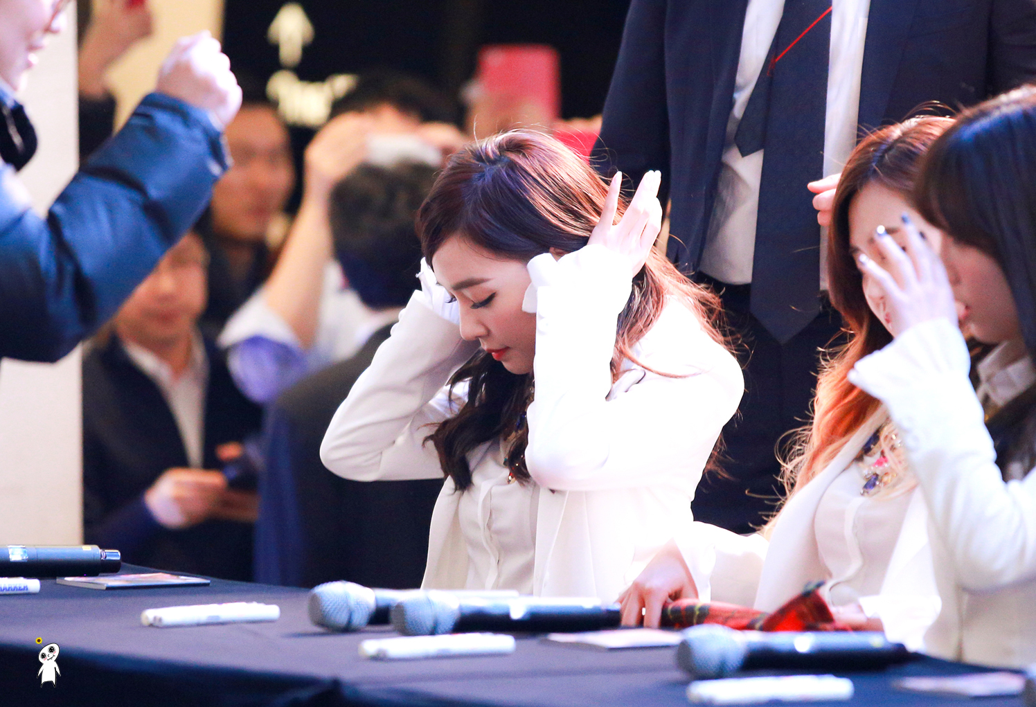 [PIC][14-03-2014]SNSD xuất hiện tại buổi fansign cho "Mr.Mr." vào tối nay  - Page 3 252C3D355323E7F6224050