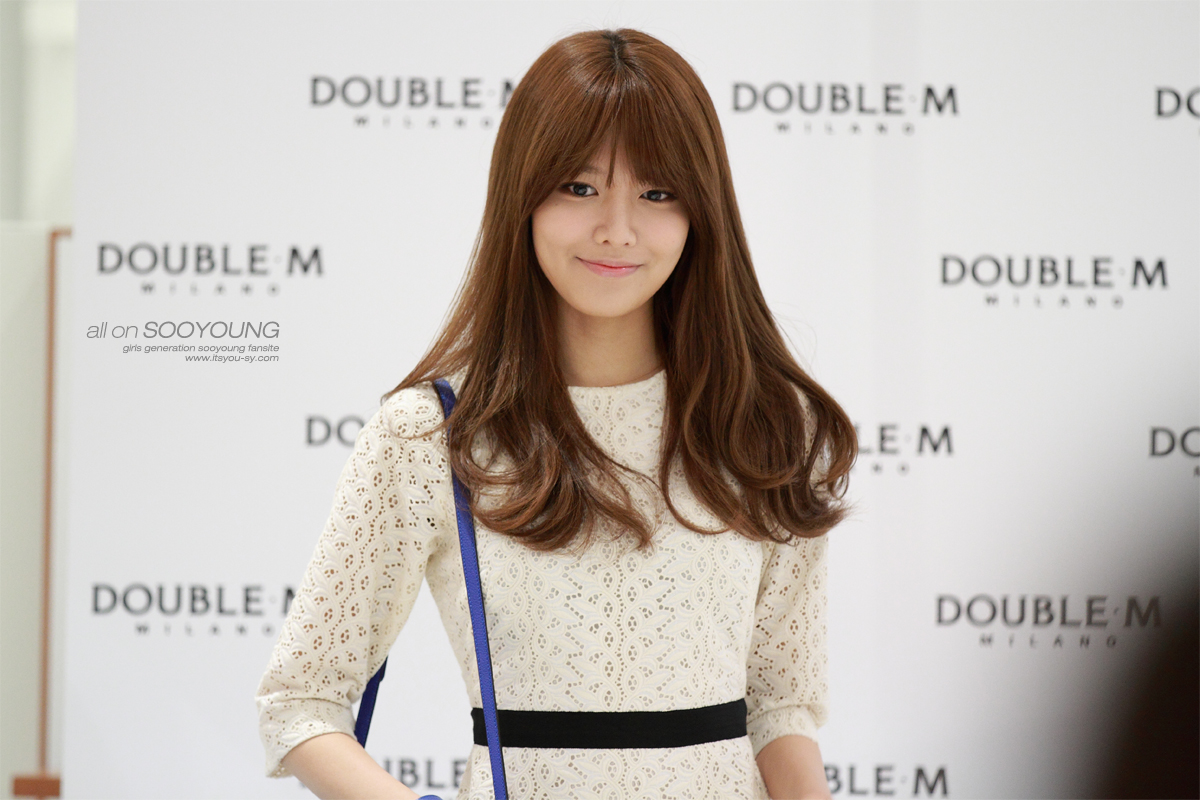 [PIC][06-04-2013]SooYoung xuất hiện tại buổi fansign thứ 2 cho thương hiệu "Double M" vào chiều nay  - Page 3 2571E54051BFFA152B7C0A