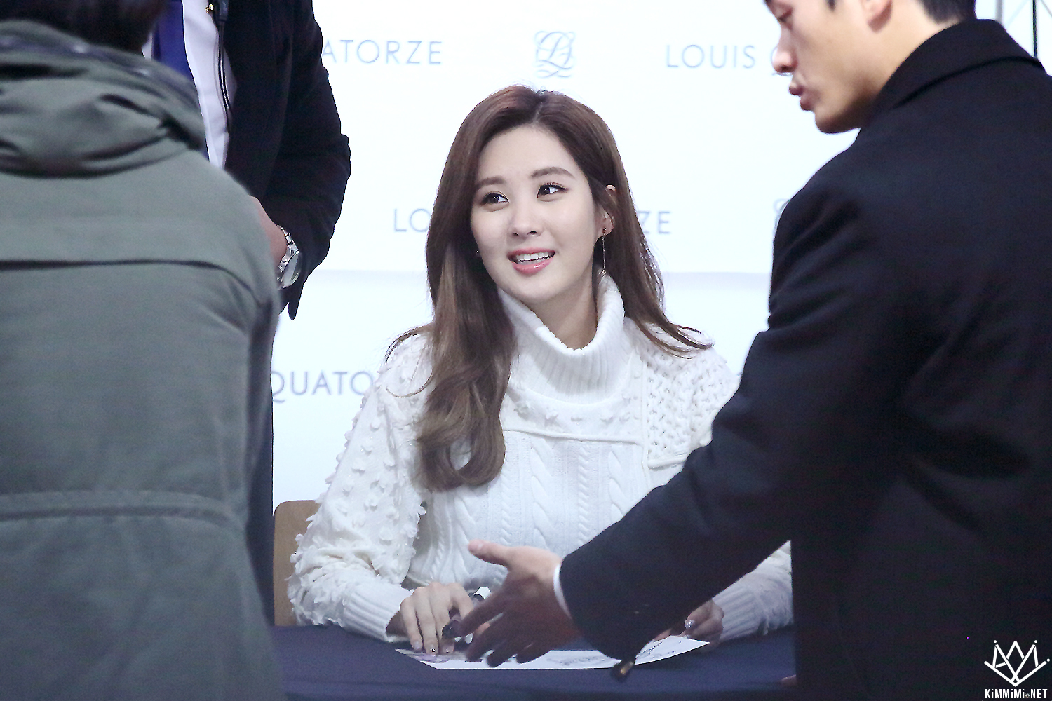 [PIC][27-11-2015]TaeTiSeo tham dự buổi Fansign cho thương hiệu "Louis Quartoze" tại Lotte Department Store Busan vào chiều nay - Page 6 265AAF3856A75CF31472CB